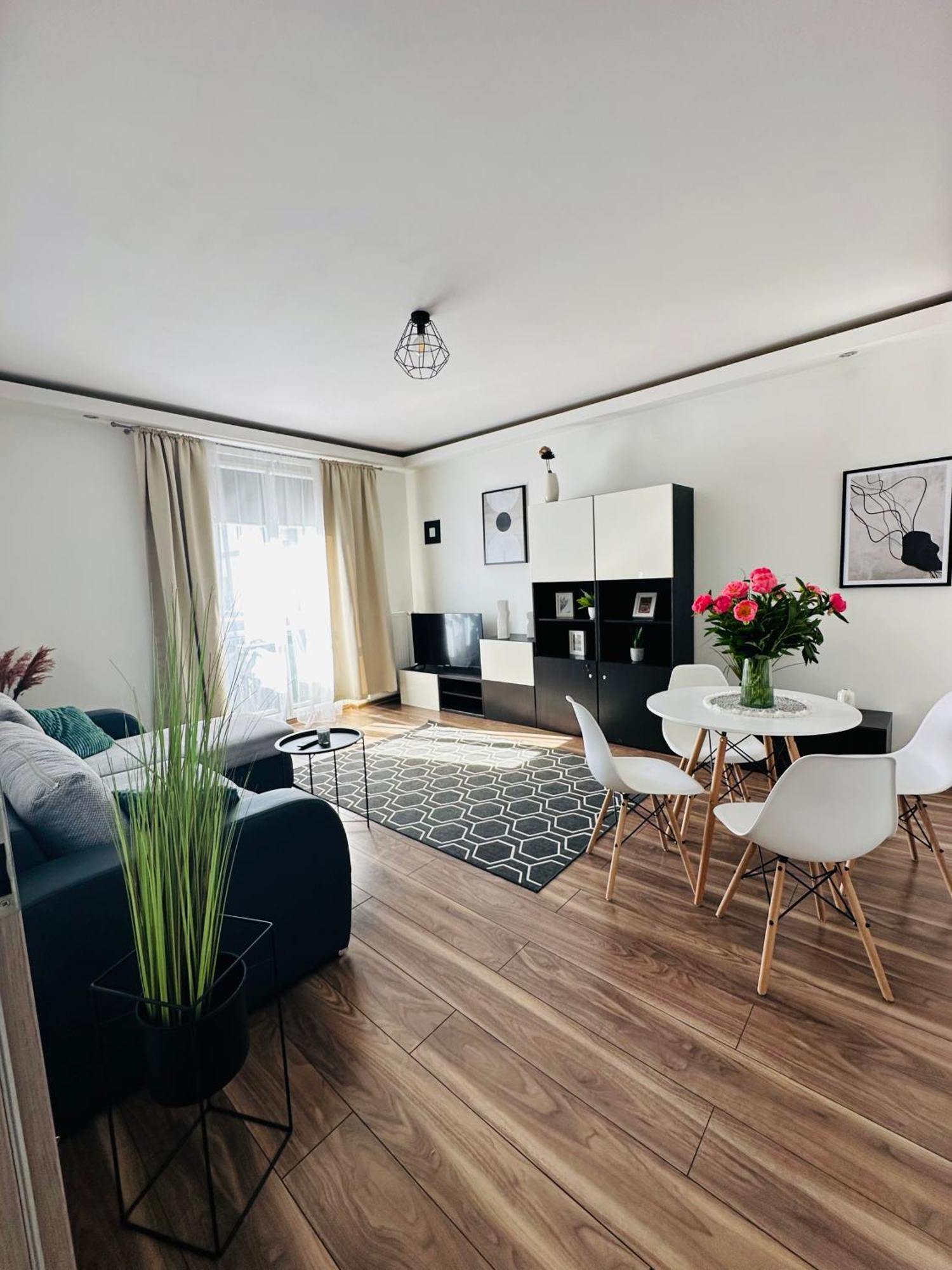 City Apartment Czestochowa Centrum 2-Bedroom ภายนอก รูปภาพ