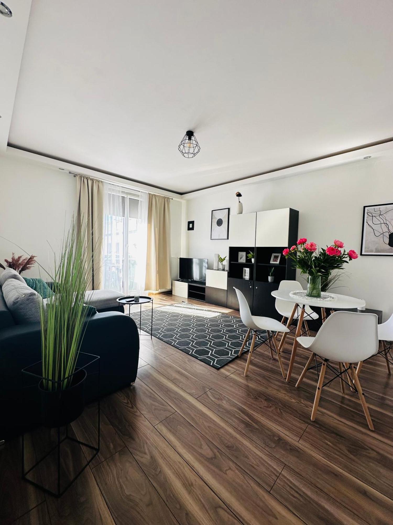City Apartment Czestochowa Centrum 2-Bedroom ภายนอก รูปภาพ